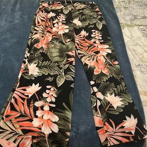 High waisted floral pants.